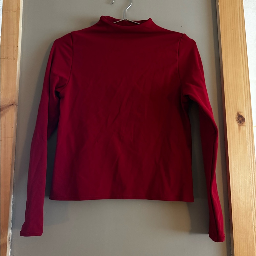 Fabletics Seamless Long-Sleeve Essential Tee in Holly Berry